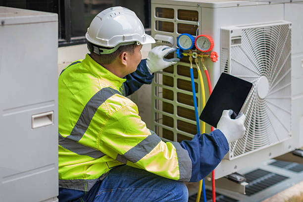 Professional Hvac technician working in Emory, VA
